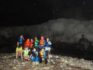  Gruppo di speleologi 